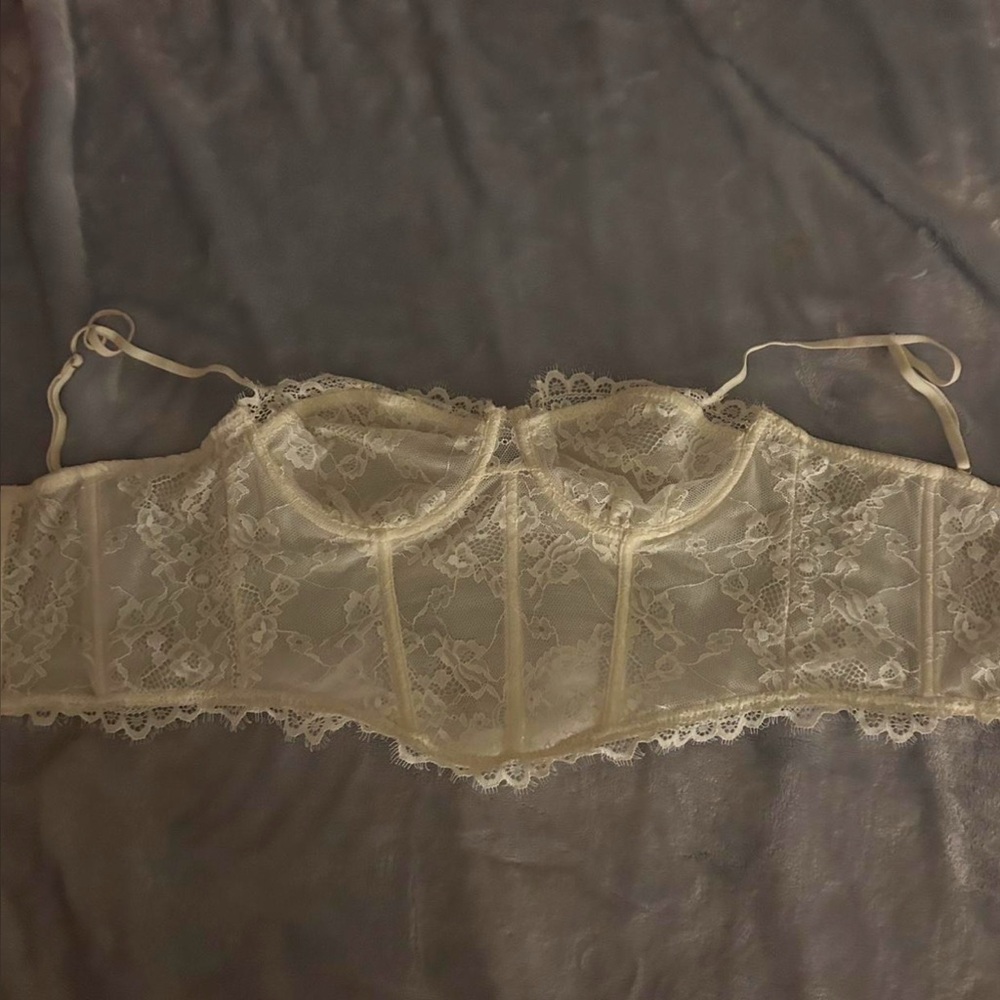 Forever 21 Lace Bustier in Cream